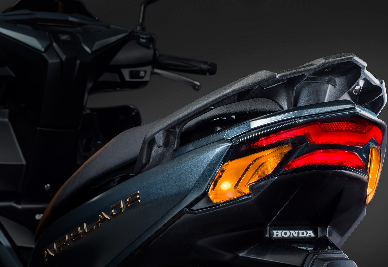 Honda Air Blade 2020 có mặt tại đại lý chênh giá 3 triệu đồng