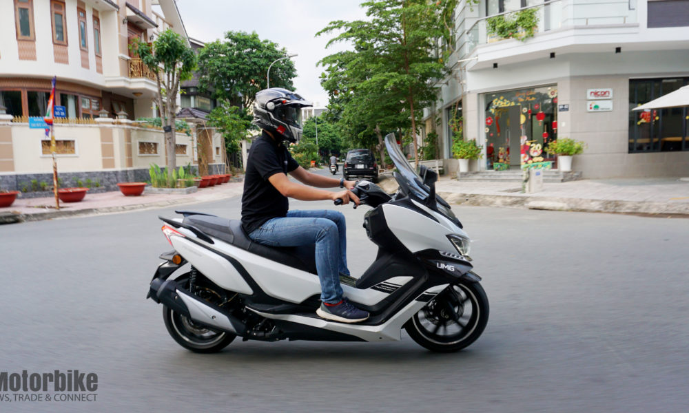 Trải nghiệm UMG RT250i: Chiếc maxi-scooter 250cc đáng mua nhất hiện nay -  Tin tức iMotorbike